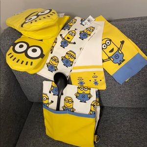 New! Authentic ‘Minions’ Apron, oven mitt, towels